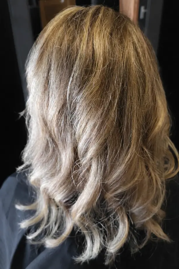 Resultaat van highlights na behandeling bij Kapsalon Bicare in Leek