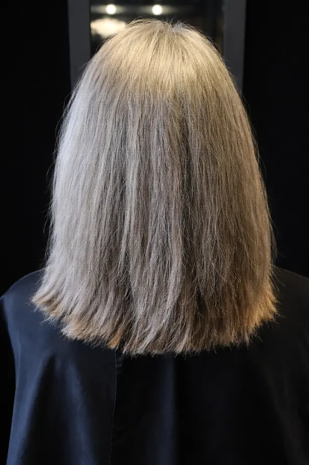 Voorfoto van haar voor highlights en lowlights bij Kapsalon Bicare in Leek